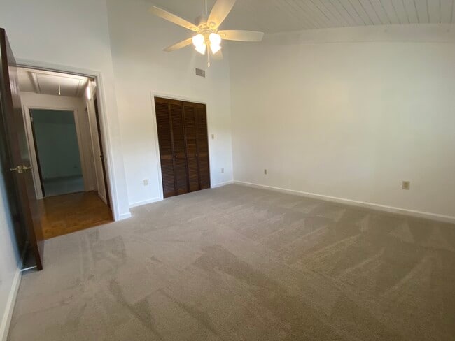 Building Photo - 2420 Volunteer Pkwy