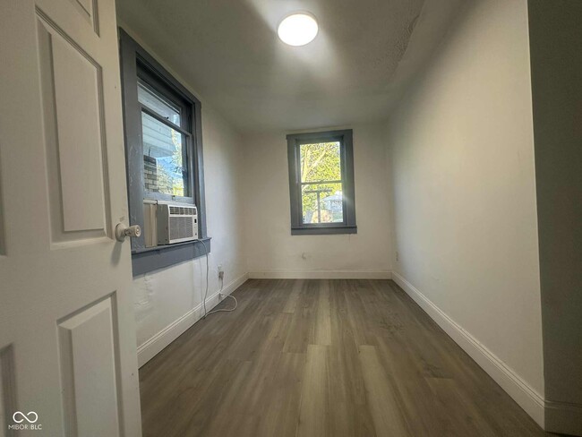 Building Photo - 1437 Kappes St