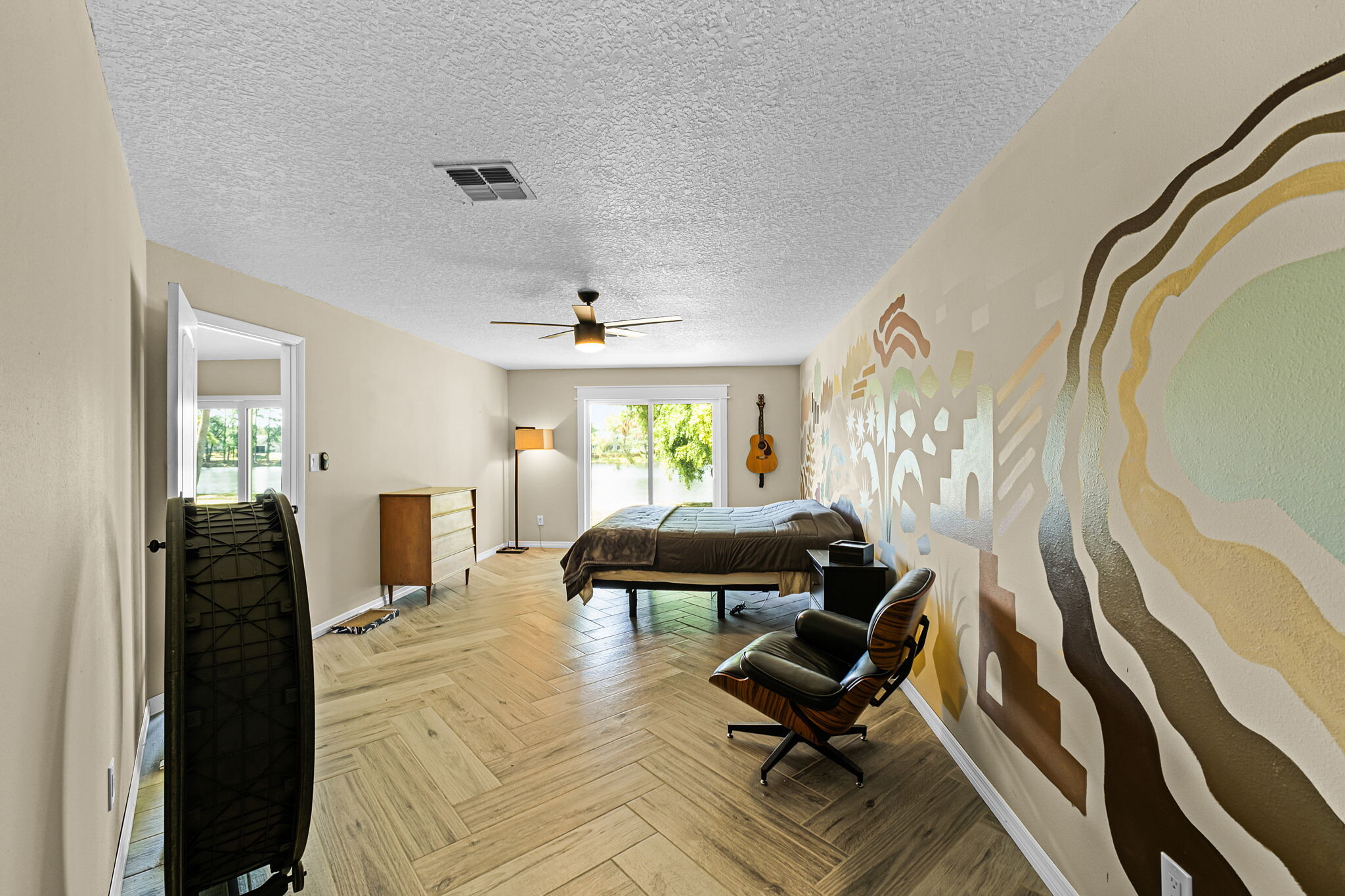 Building Photo - 485 Lakeshore Dr