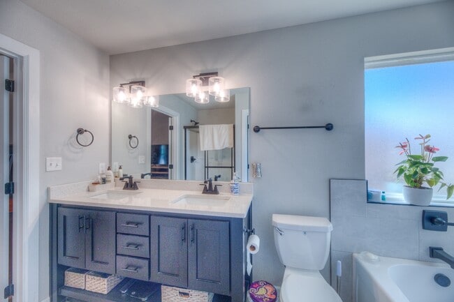 Building Photo - 1422 E 149th Pl S