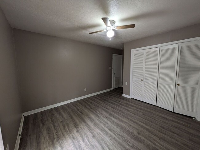 Building Photo - 6350 Arrowhead Dr