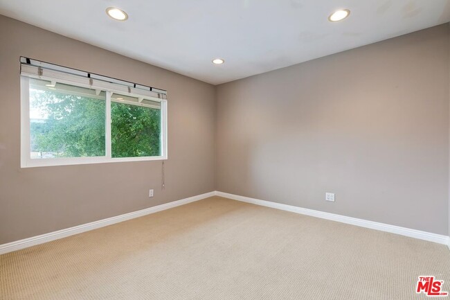 Building Photo - 22482 Calipatria Dr