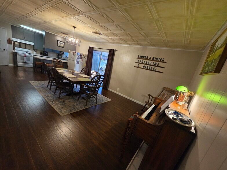 Building Photo - 1803 Jefferson St