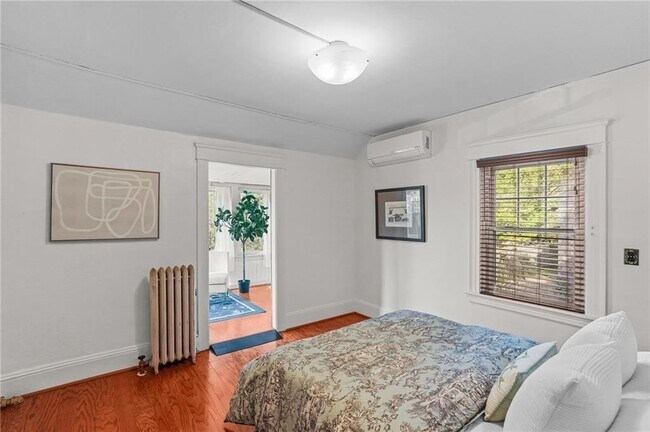 Building Photo - 36 Mt Hope Ave