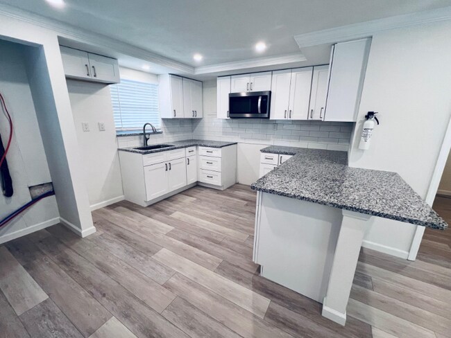 Building Photo - 5511 Cheyenne Dr