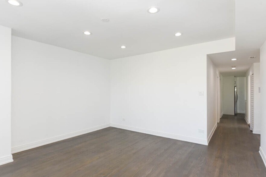 Building Photo - 3759 N Kimball Ave