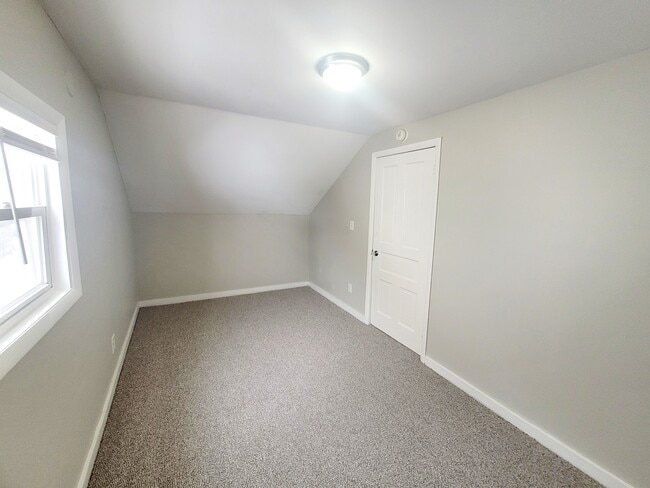 Building Photo - 219 Lane Ave SW