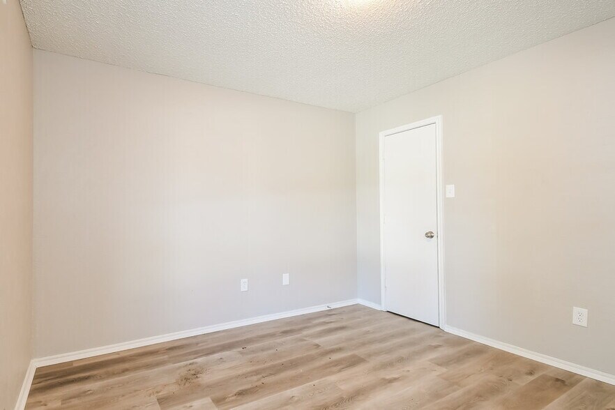 Building Photo - 2408 Havenwood Dr