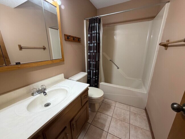 Building Photo - 2009 Waterfront Dr N