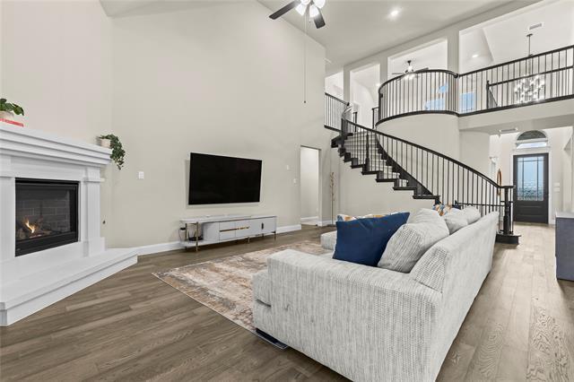 Building Photo - 14892 Hometown Dr