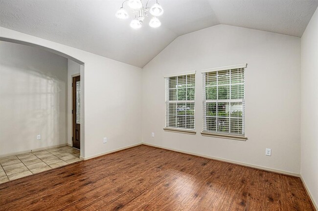 Building Photo - 25227 Ginger Ranch Dr