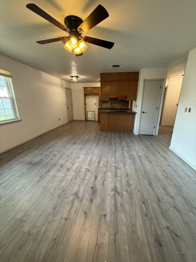 Building Photo - 309 W Maple Branch Way