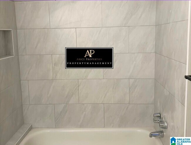 Building Photo - 820 Beacon Pkwy E