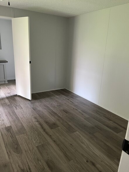 3rd Bedroom - 22811 Ford Rd