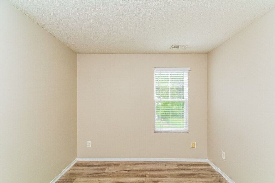 Building Photo - 3120 Varcroft Rd