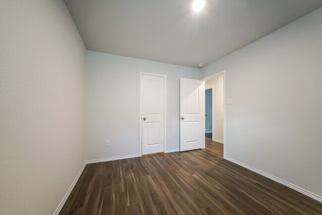 Building Photo - 13620 Mourning Dove Ct