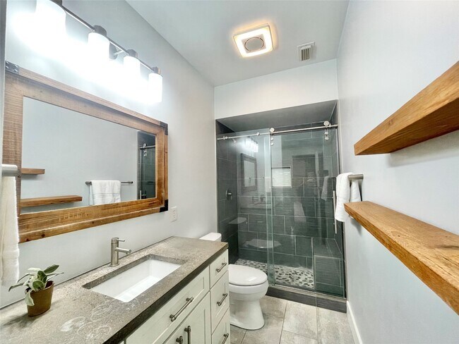 Building Photo - 3 Maple Loft Pl