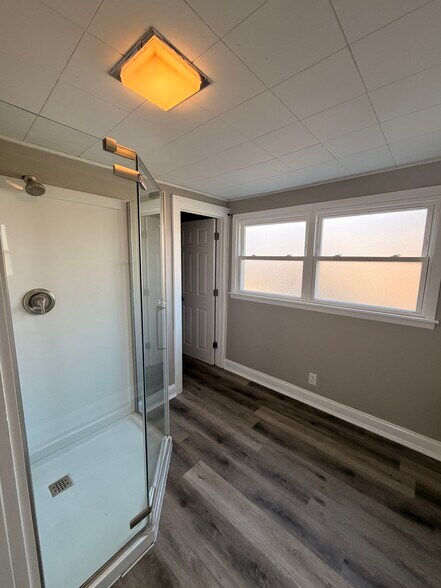 Building Photo - 856 Woodlawn Ave