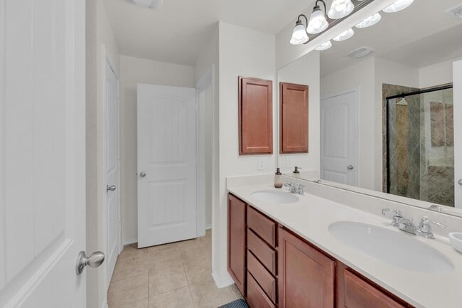 Building Photo - 5812 Pescia St