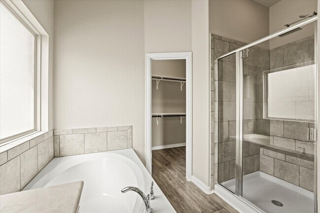 Building Photo - 3813 Gennaker Dr