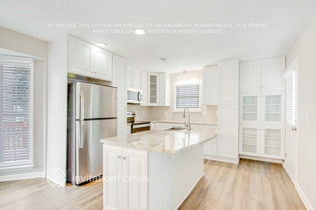 Building Photo - 201 Zircon Ln