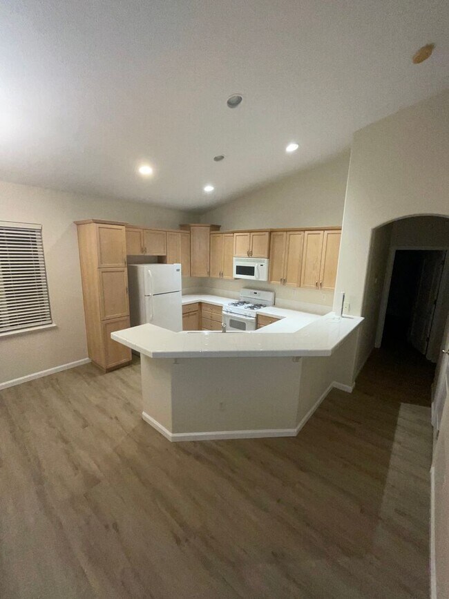 Building Photo - Adorable 3 bedroom with great location!