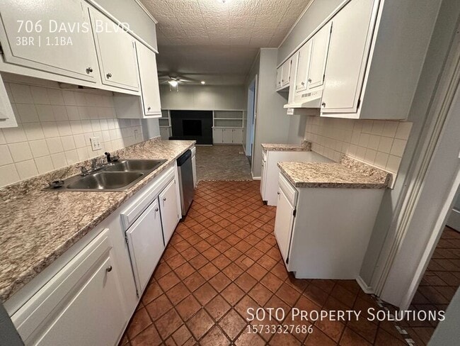 Building Photo - 3BD/1.5BA Pet-Friendly House