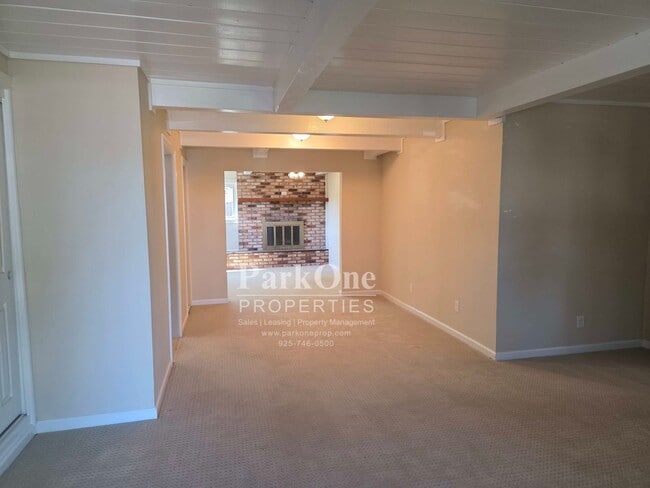 Building Photo - Single Level Concord Home