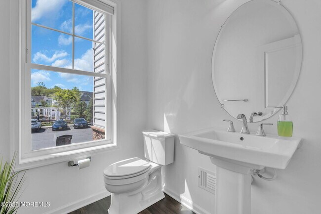 Building Photo - 2 Malcolm Way