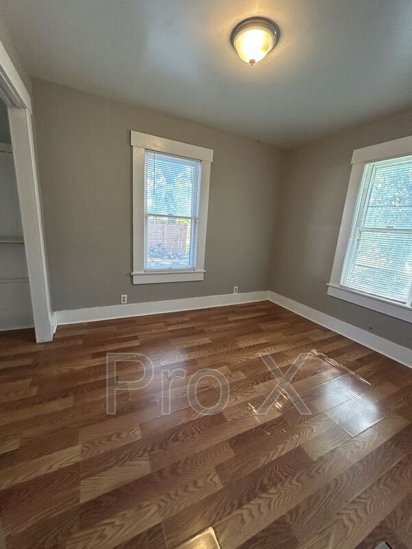 Building Photo - 20 4th St Cir