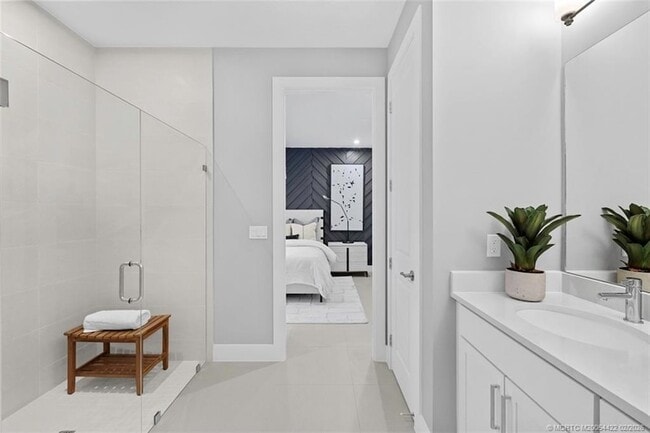 Building Photo - 823 SW Pr Ave