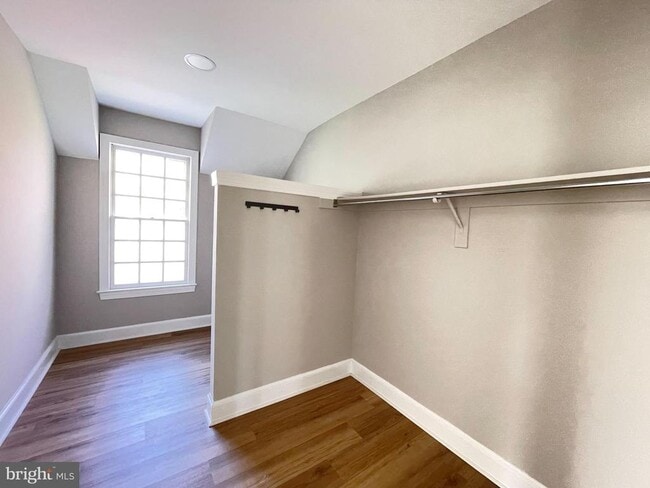 Building Photo - 9440 Flowerden Ln