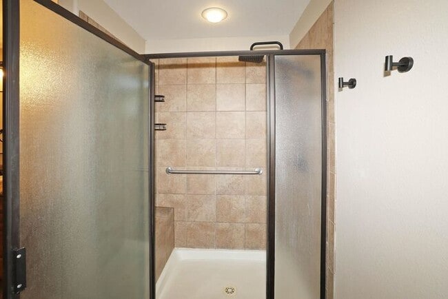 Building Photo - 8108 Knoxville Dr