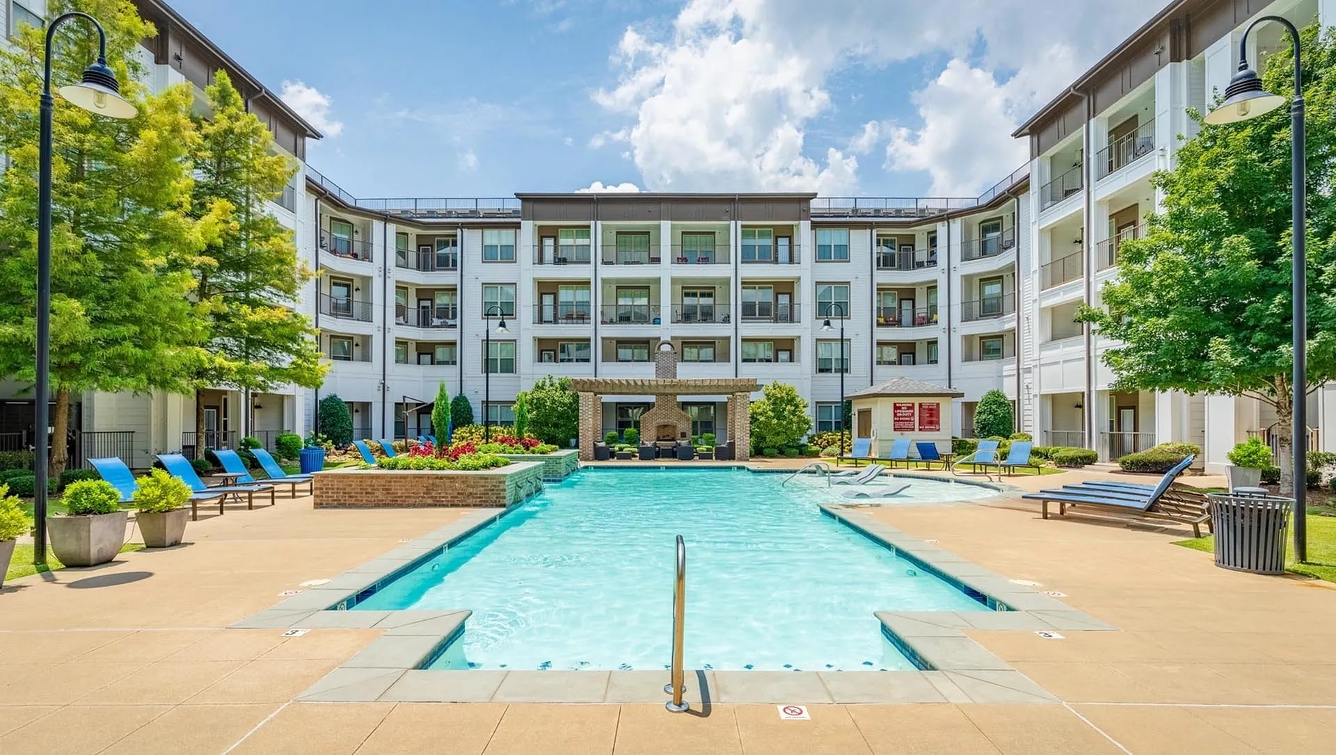 Building Photo - 1200 Brookwood Dr