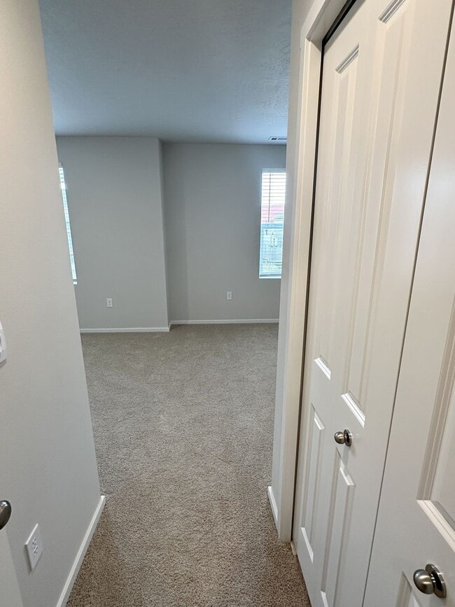 Building Photo - Brand new Kennewick home for lease!