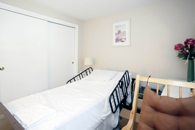 Building Photo - 1261 Church St