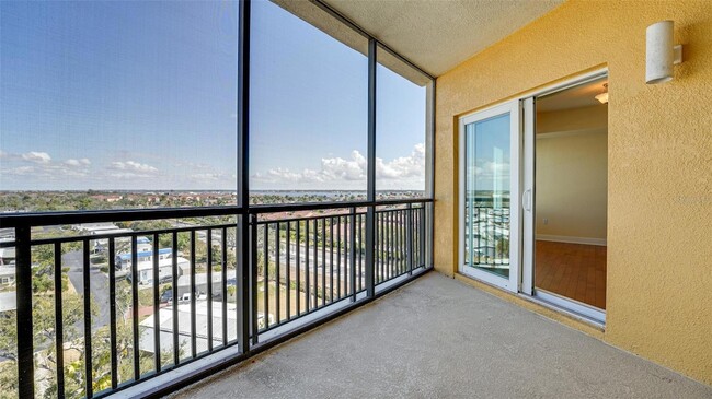 Building Photo - 501 Haben Blvd