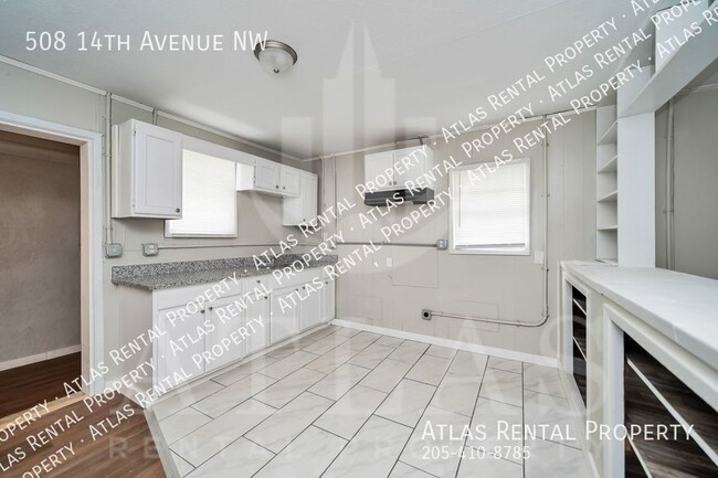 Building Photo - 508 14th Ave NW
