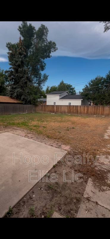 Building Photo - 1106 Querida Dr