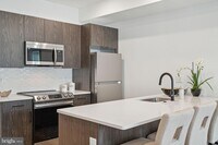 Building Photo - 1419 W Grange Ave