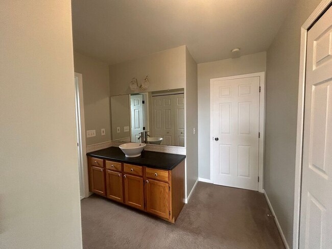 Building Photo - 281 Bay Pointe Dr