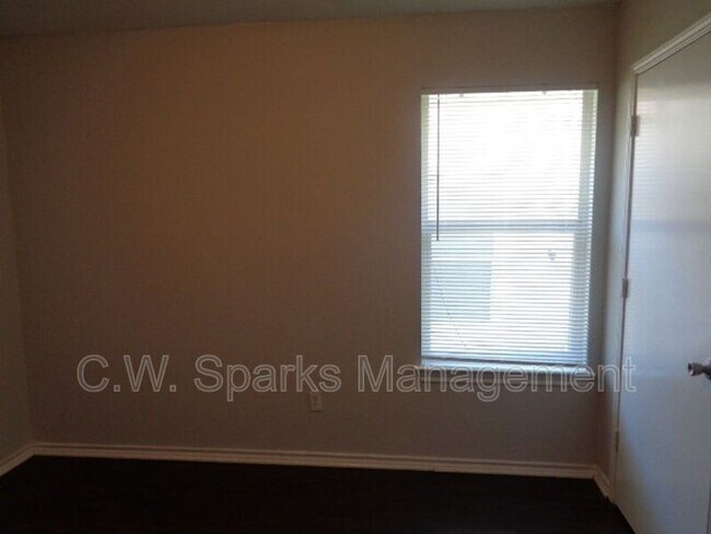 Building Photo - 13651 Biggs St