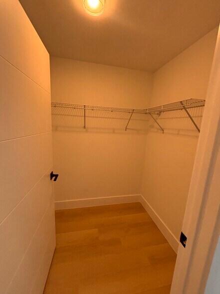 Building Photo - 2512 NE 181st St