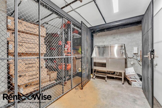 Building Photo - 1201 Sutter St