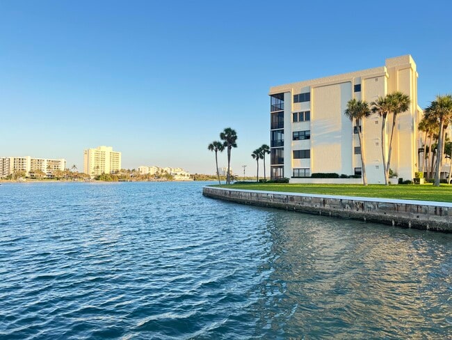 Building Photo - 100 Intracoastal Pl