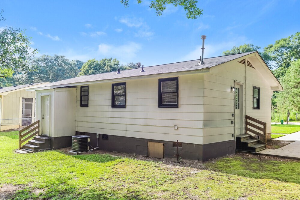 Building Photo - 230 King Blvd