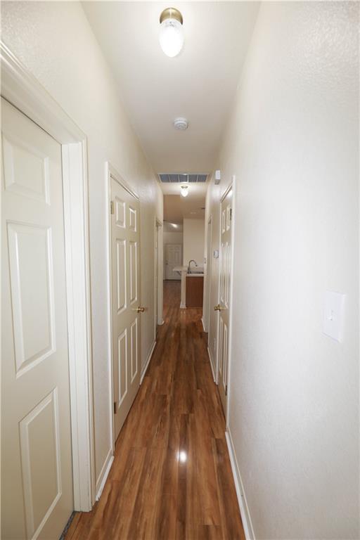 Building Photo - 611 Zennia St