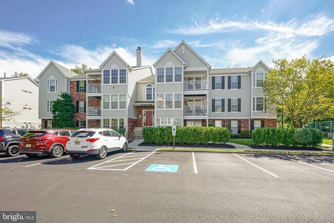 Building Photo - 95 Eldon Way
