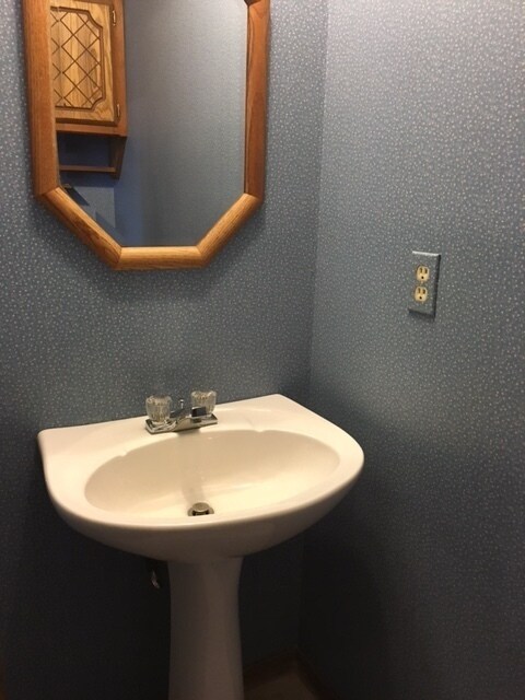 Building Photo - Spacious 3 bed, 2.5 Bath 2-story Home in South Okc