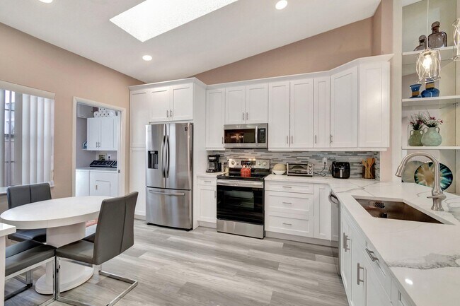Building Photo - 6100 Waldwick Cir